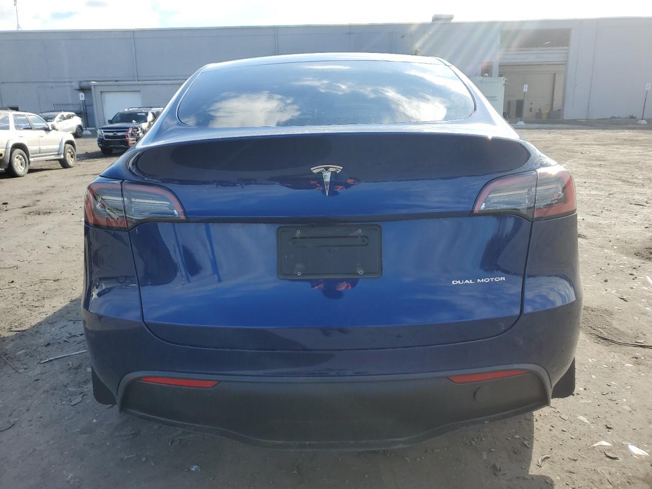 2023 Tesla Model Y - Фото 6