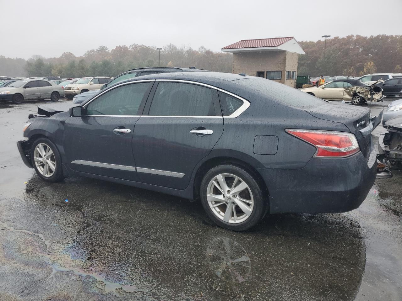2015 Niss Altima 2.5 Sv - Image 2