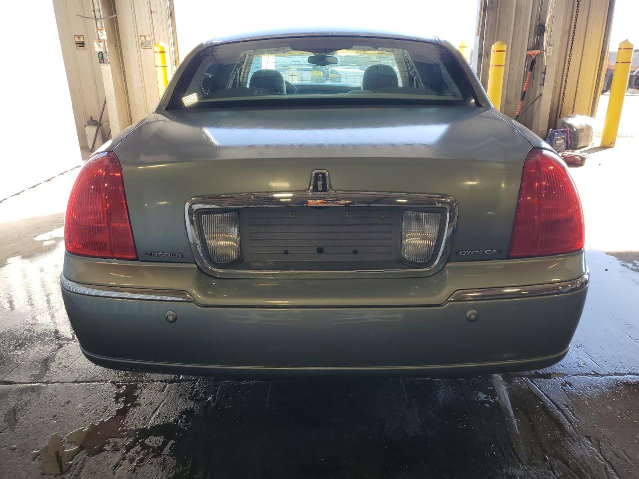 2005 Lincoln Town Car Signature Limited - Фото 6