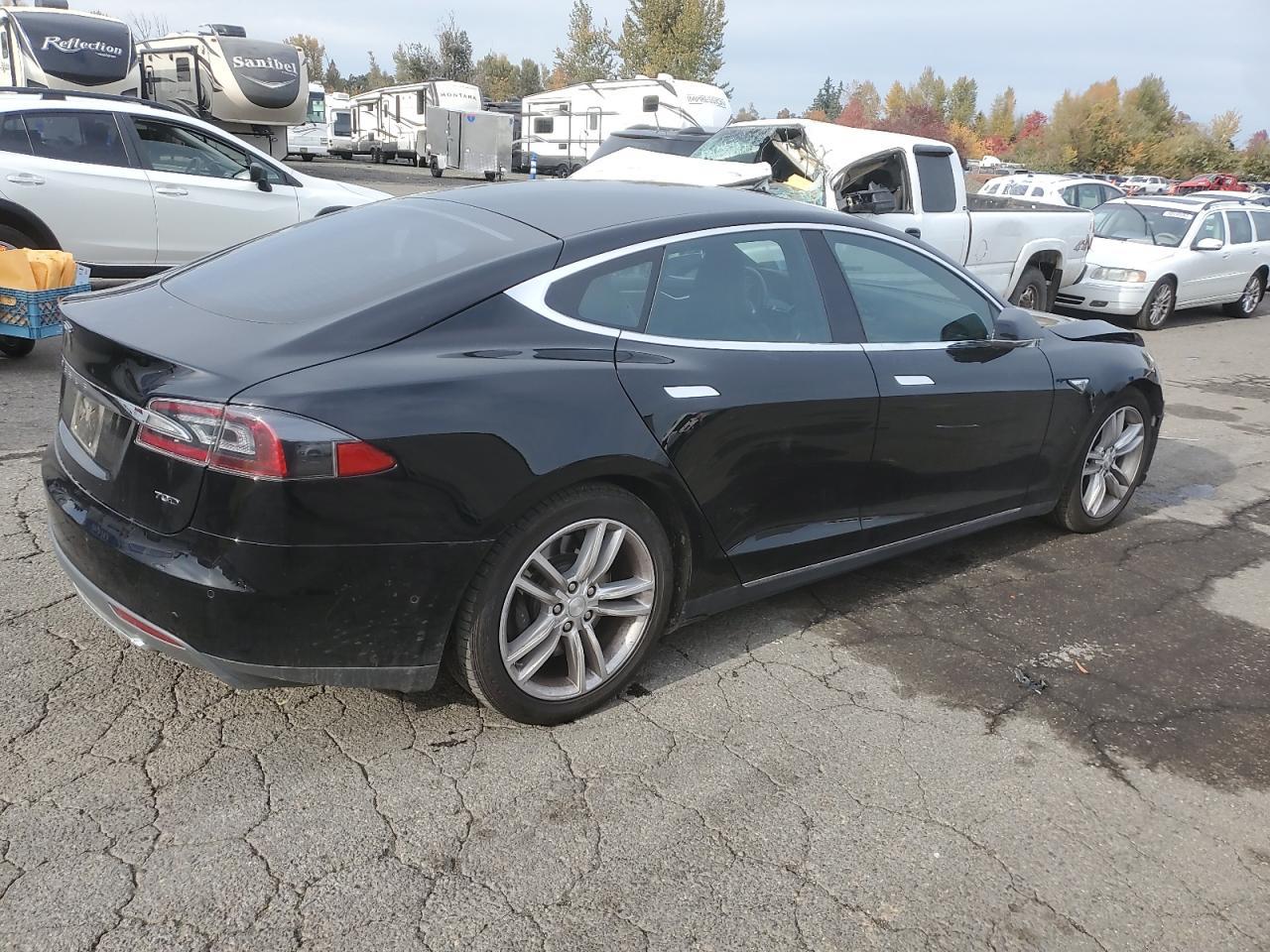 2015 Tesla Model S 70D - Фото 3
