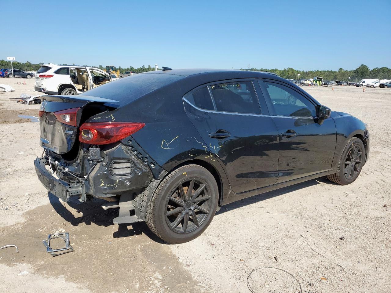2018 Mazda 3 Grand Touring - Image 3
