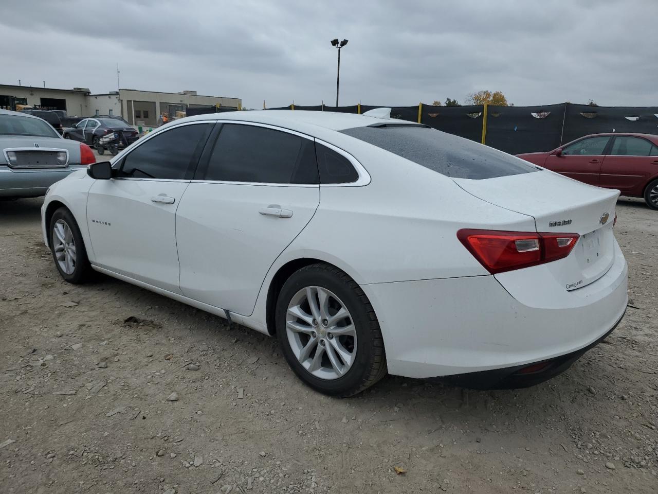 2017 Chevrolet Malibu Lt - Image 2