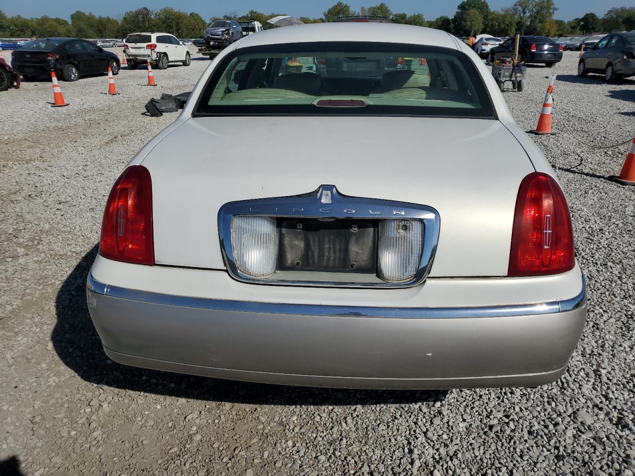 2000 Lincoln Town Car Signature - Image 6