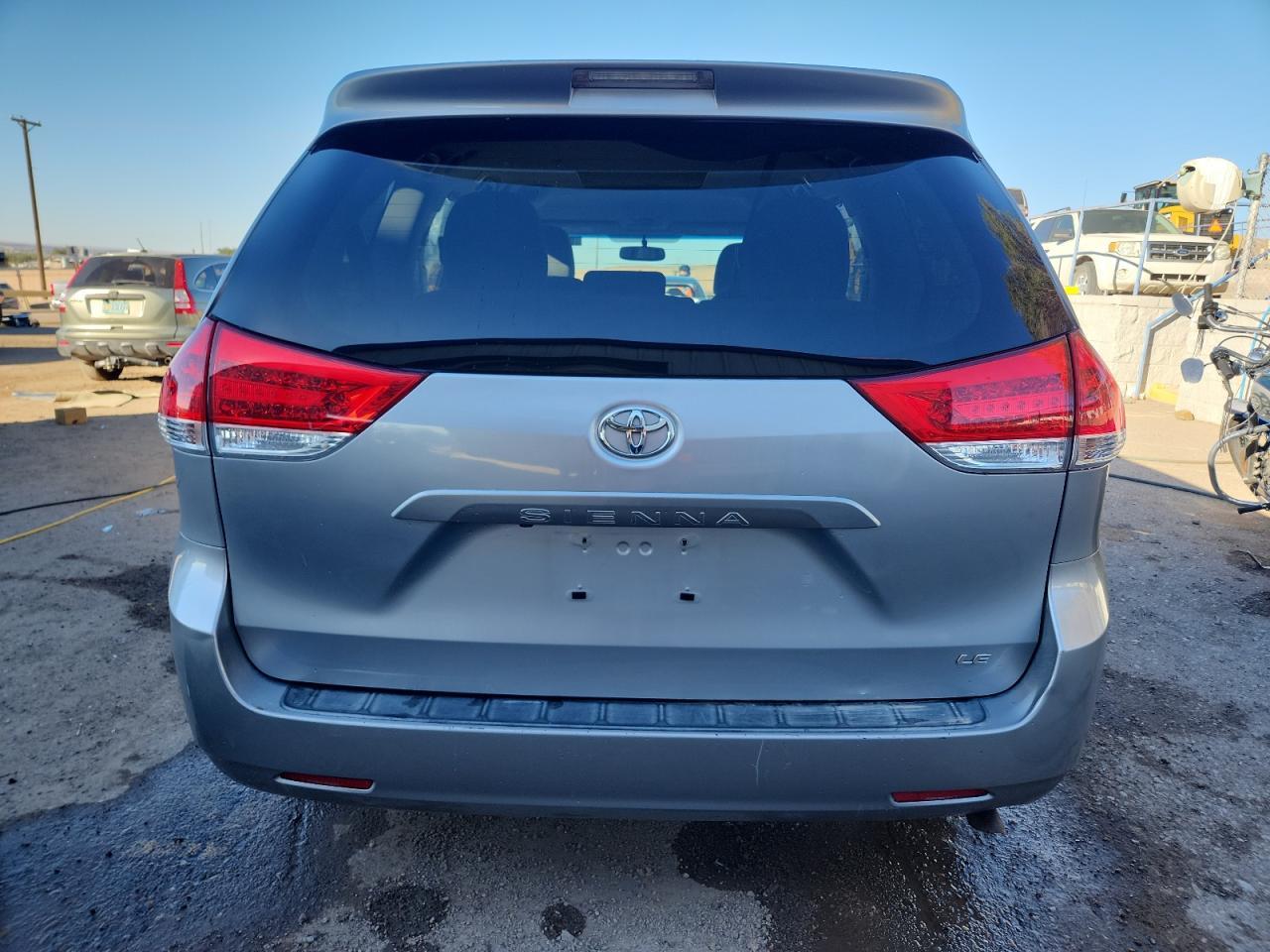 2014 Toyota Sienna Le - Image 6