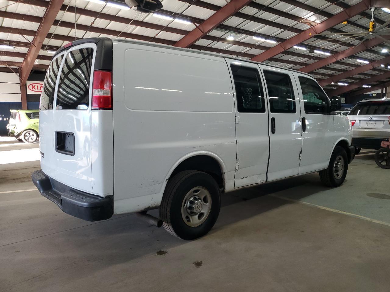 2016 Chevrolet Express G2500 - Фото 3