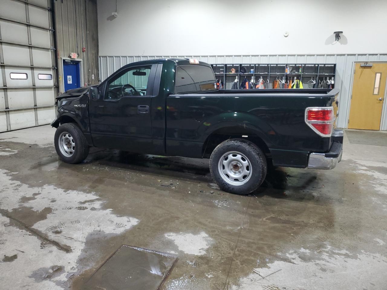 2014 Ford F150 - Фото 2