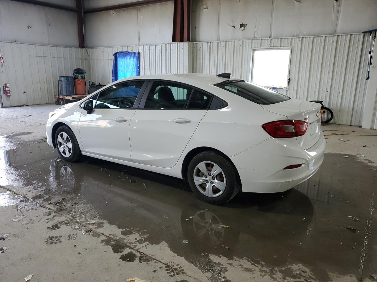 2018 Chevrolet Cruze Ls - Image 2