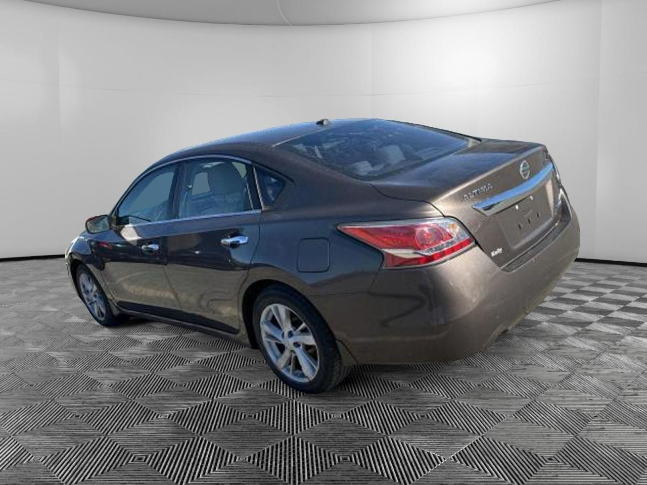 2014 Nissan Altima 2.5 - Image 3