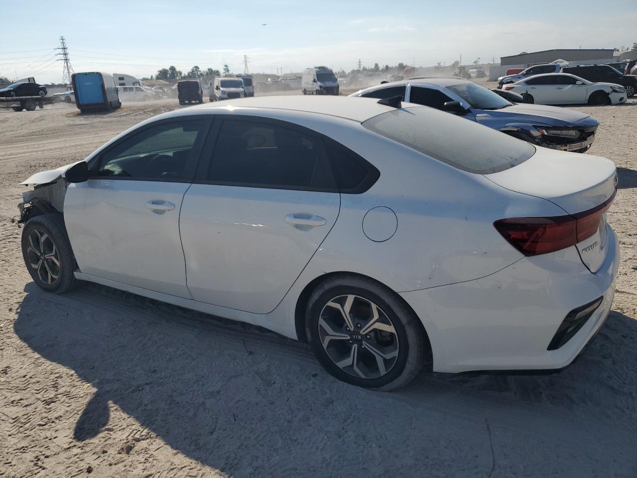 2021 Kia Forte Fe - Image 2