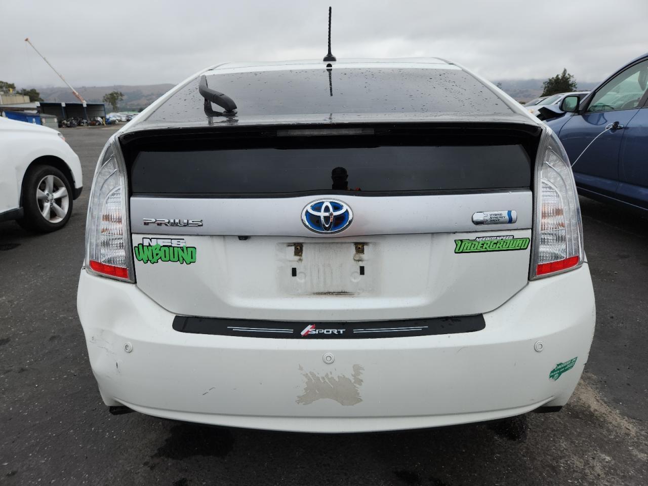 2014 Toyota Prius Plug-In - Фото 6