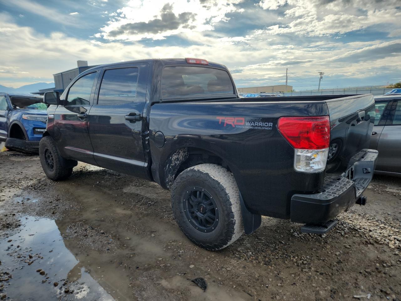 2011 Toyota Tundra Crewmax Sr5 - Image 2