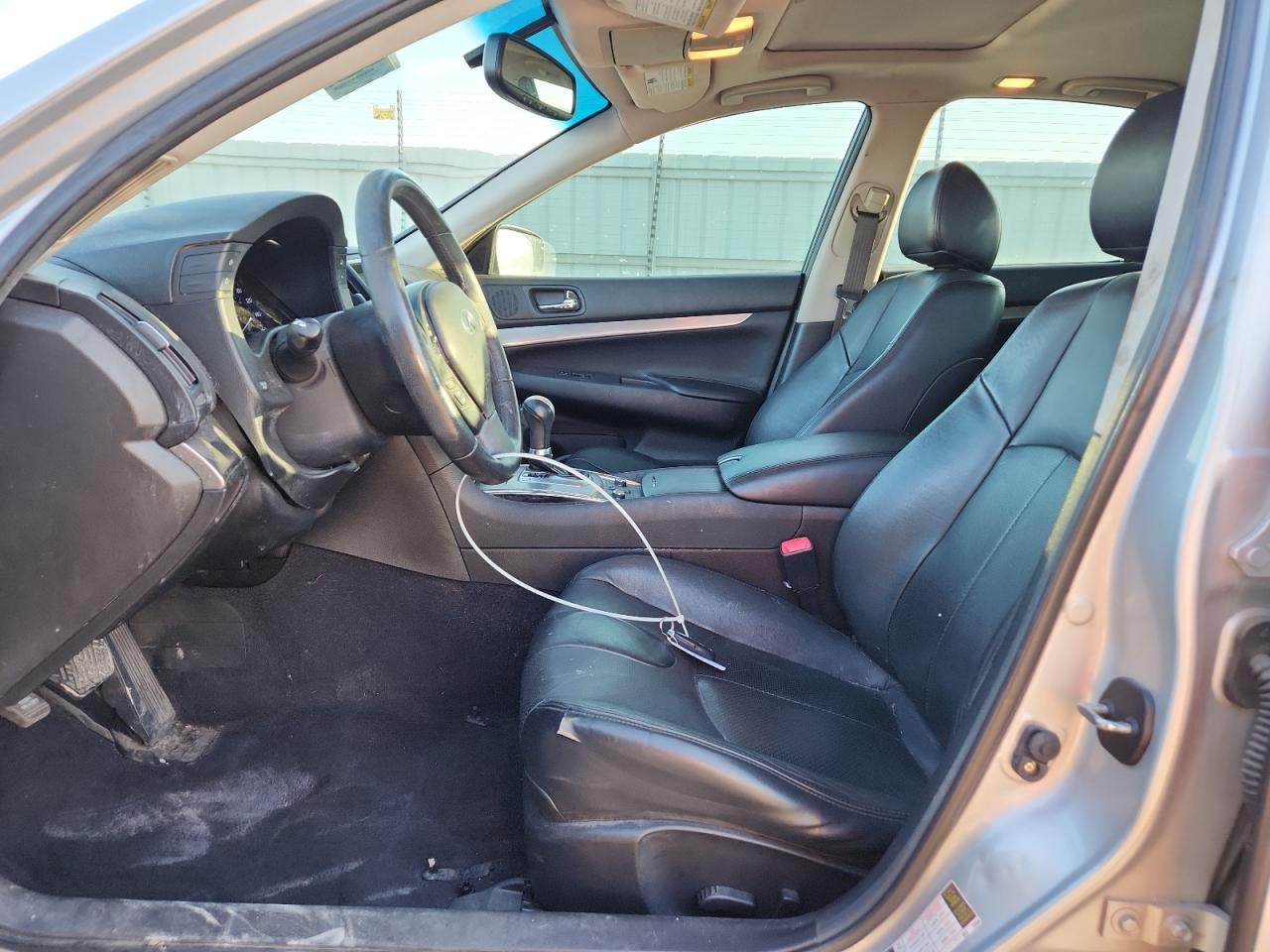 2015 Infiniti Q40 - Image 7