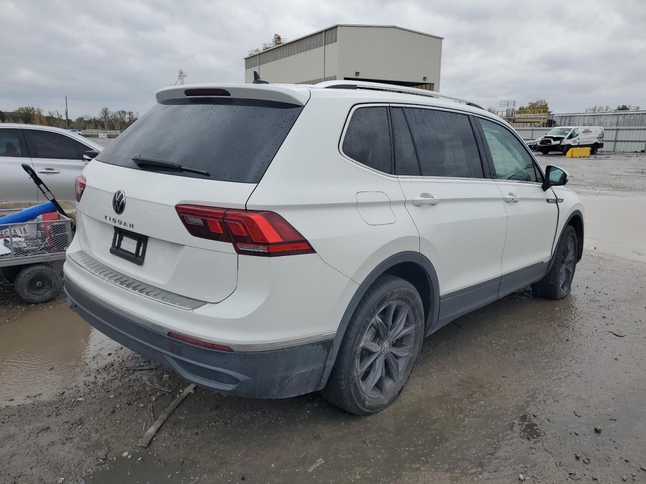 2022 Volkswagen Tiguan Se - Фото 3
