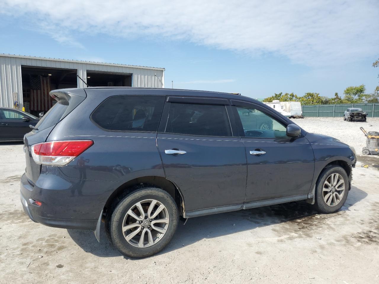 2014 Nissan Pathfinder S - Фото 3