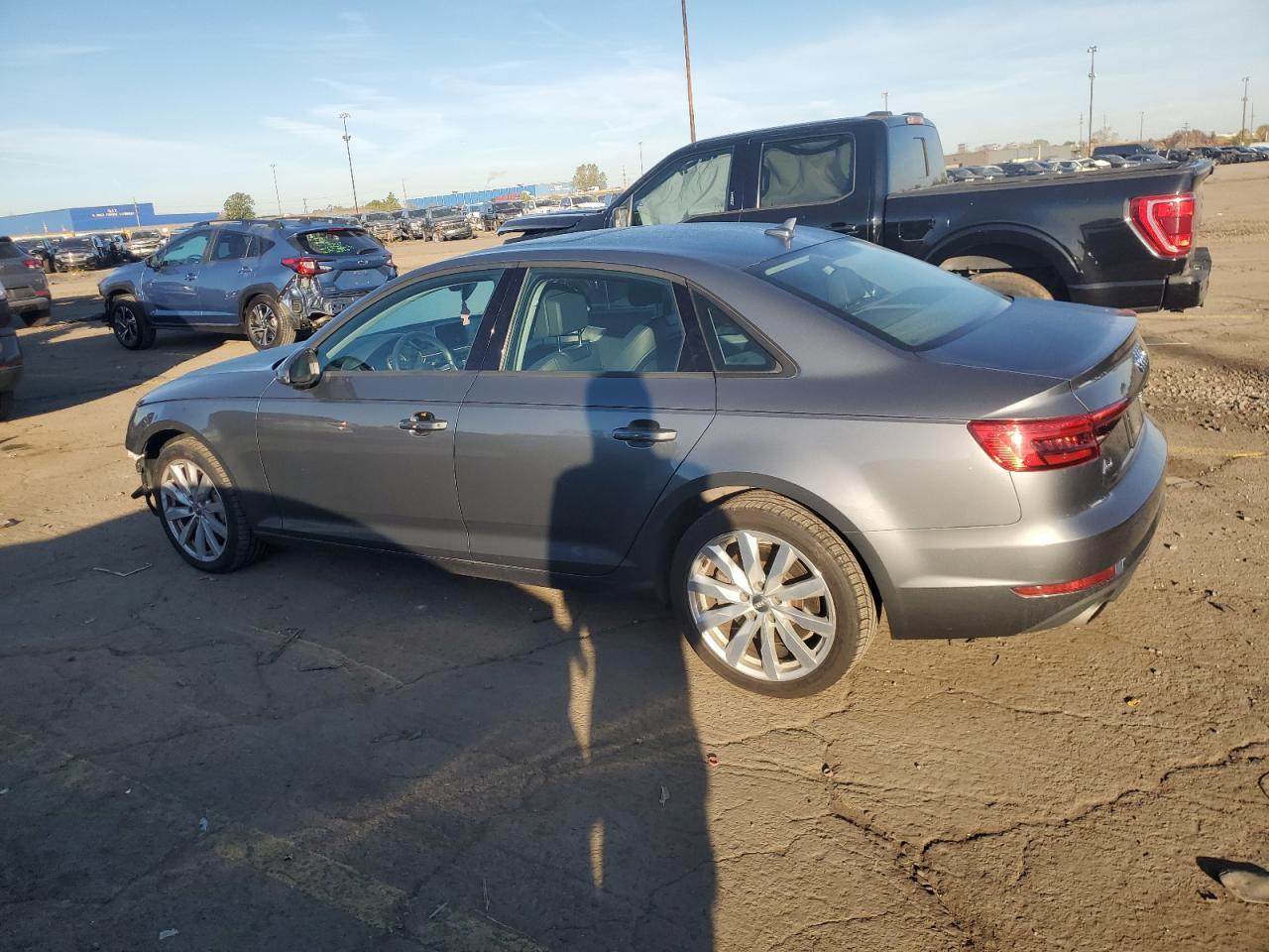 2017 Audi A4 Premium - Фото 2
