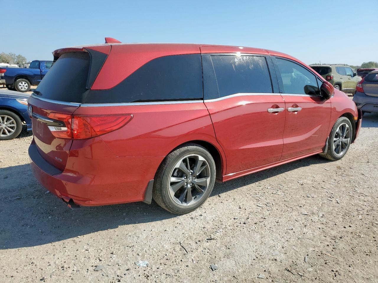 2023 Honda Odyssey Elite - Image 3