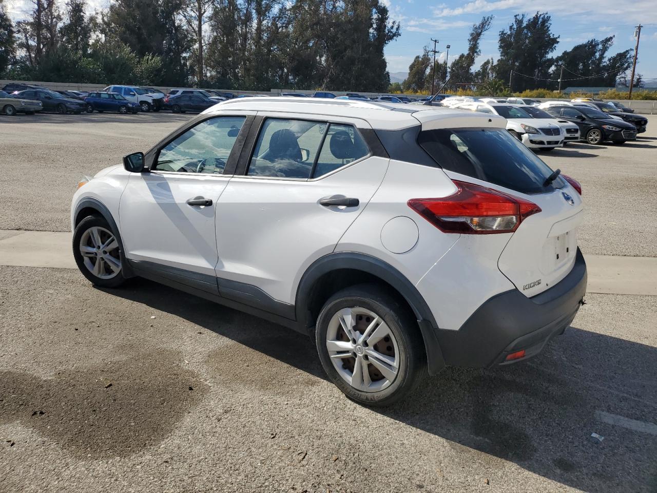 2018 Nissan Kicks S - Image 2