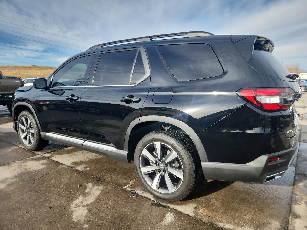 2025 Honda Pilot Touring - Фото 2