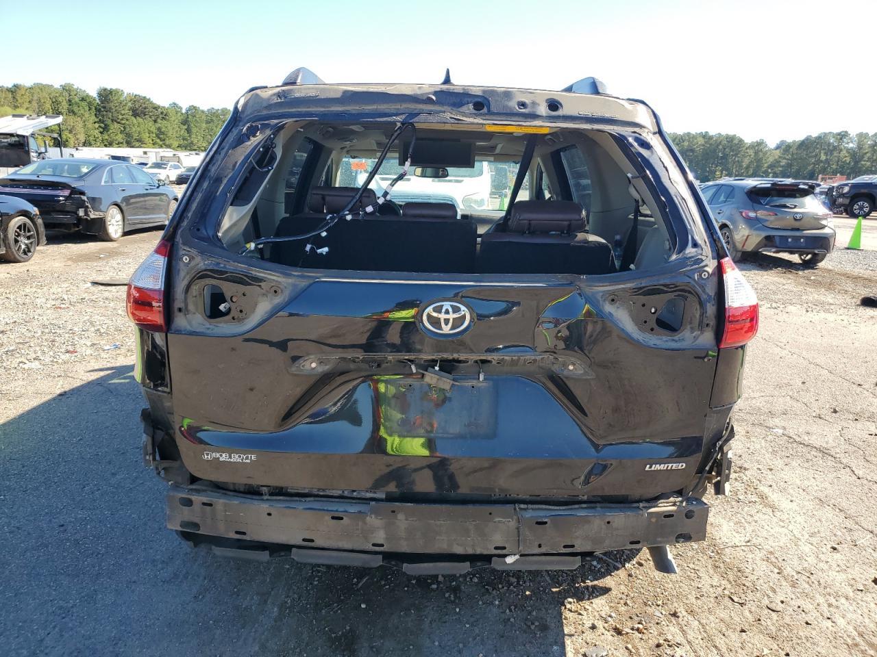 2015 Toyota Sienna Xle - Image 6