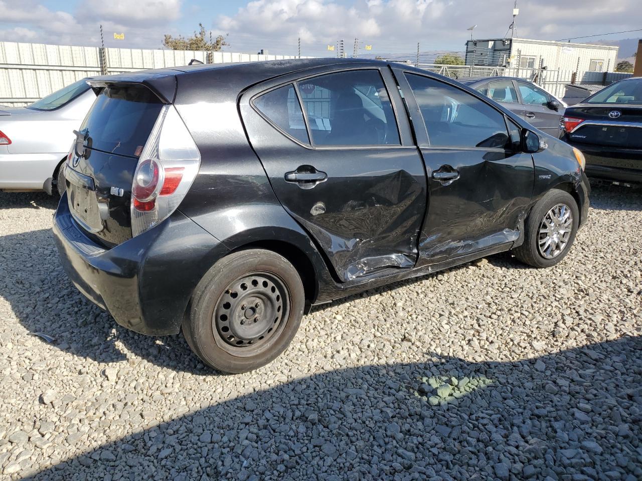 2013 Toyota Prius C - Image 3