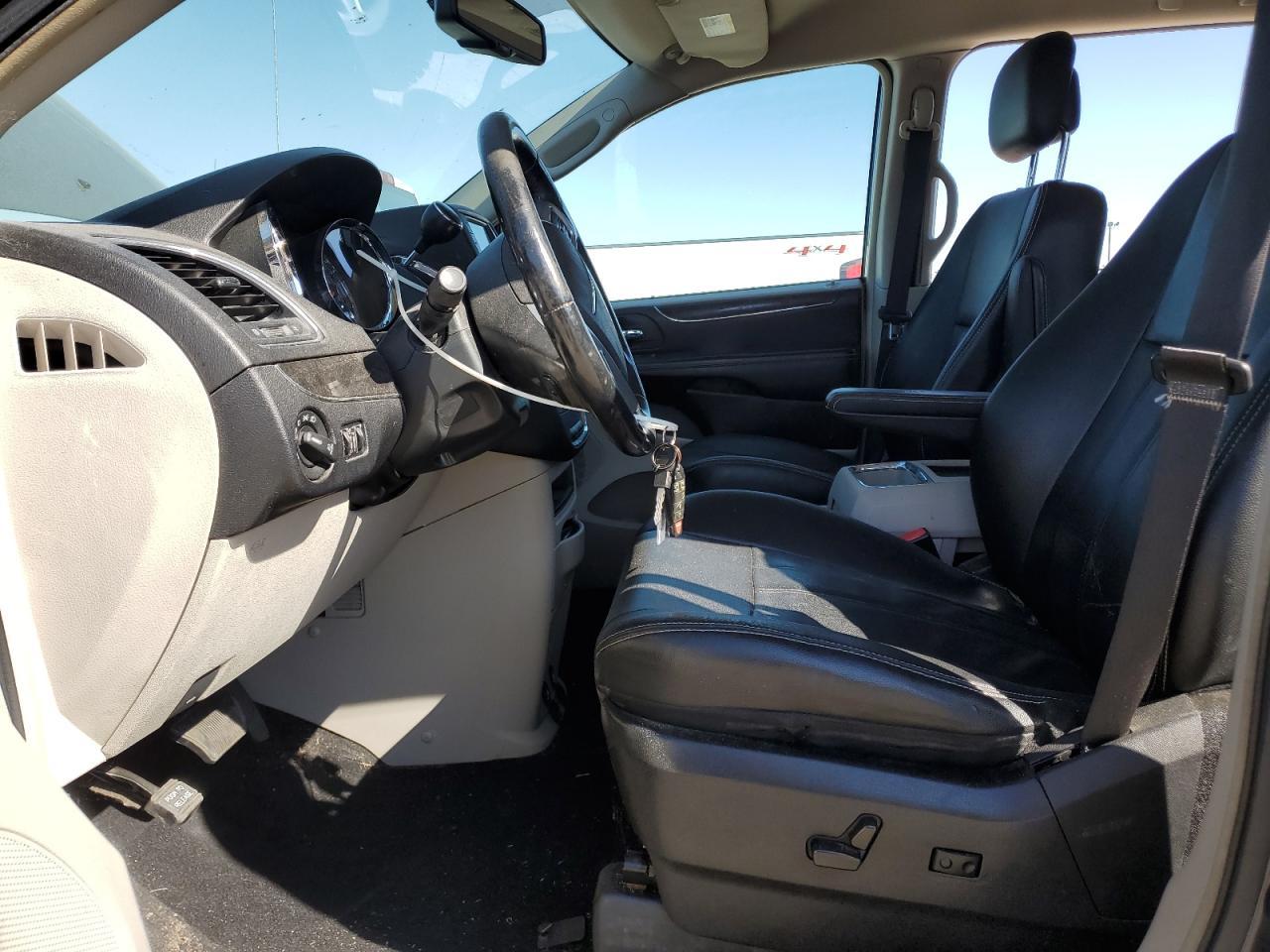 2014 Chrysler Town & Country Touring - Фото 7