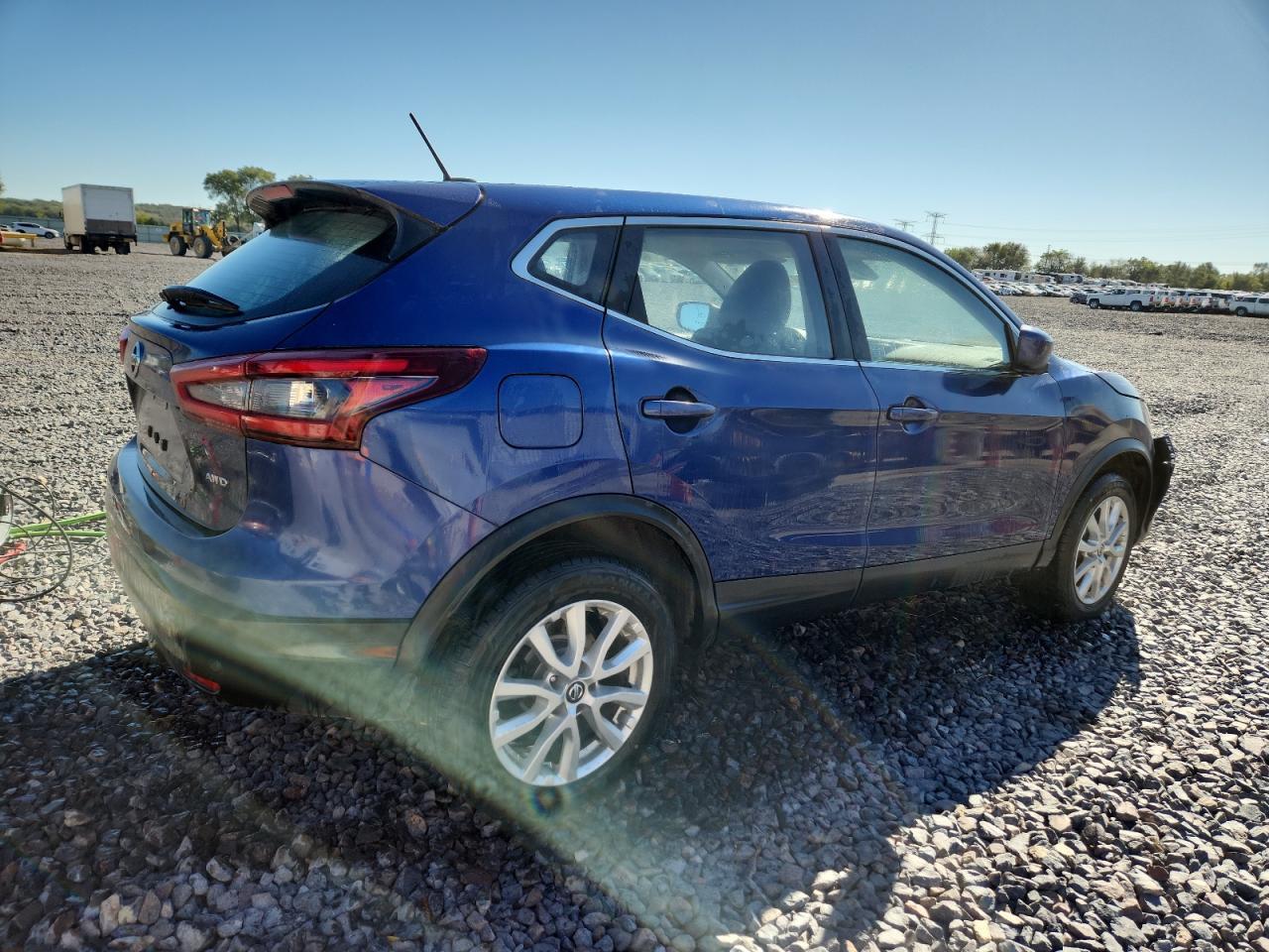 2021 Nissan Rogue Sport S - Image 3