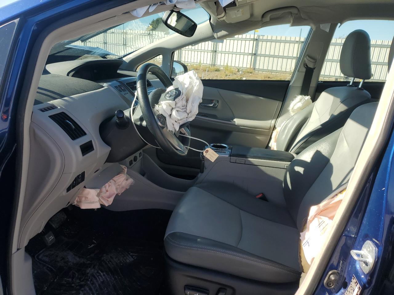 2015 Toyota Prius V - Image 7