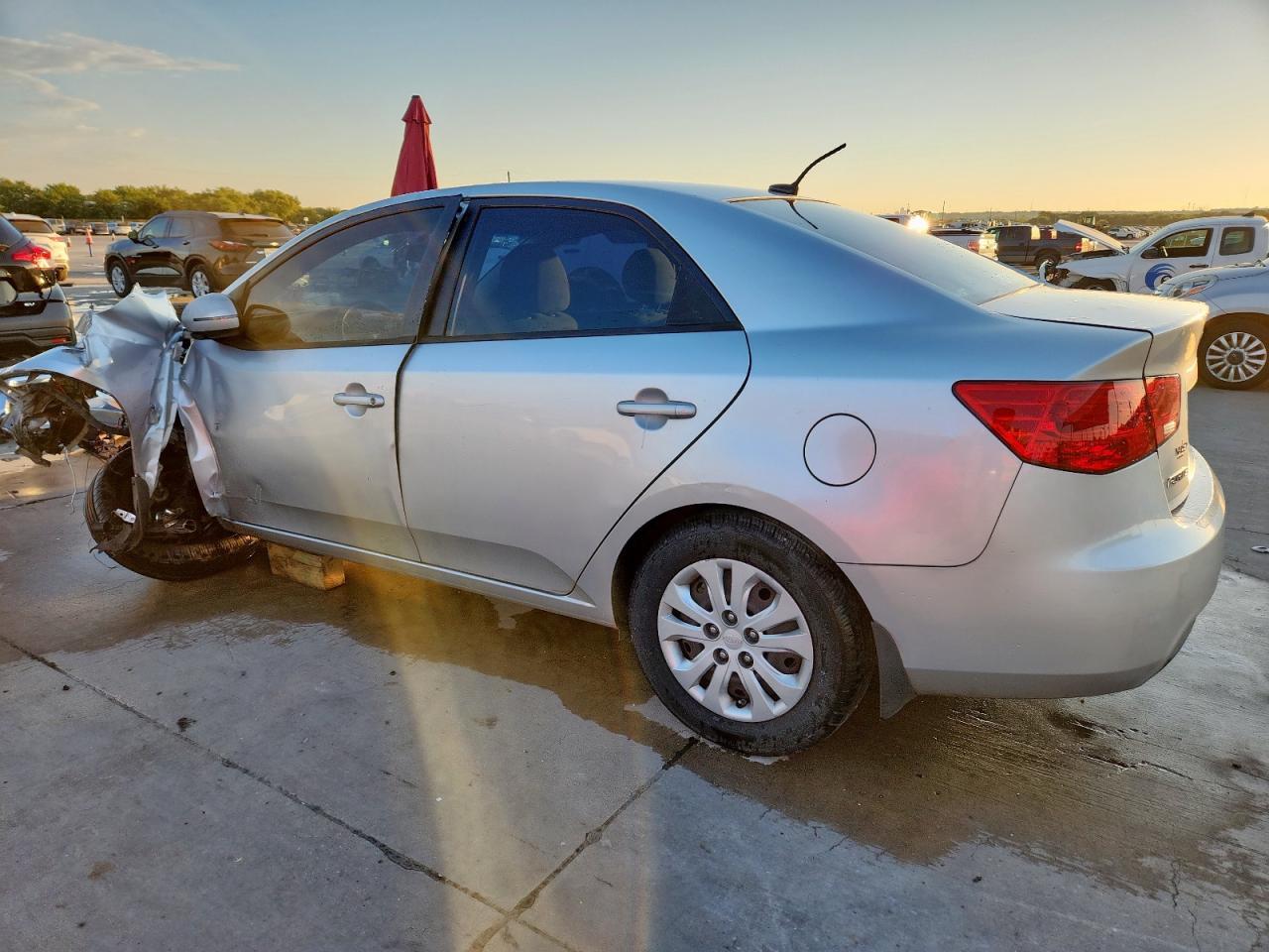 2012 Kia Forte Ex - Image 2