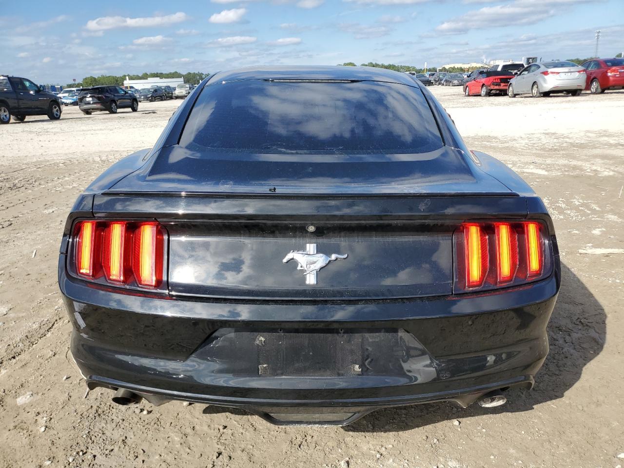 2016 Ford Mustang - Фото 6