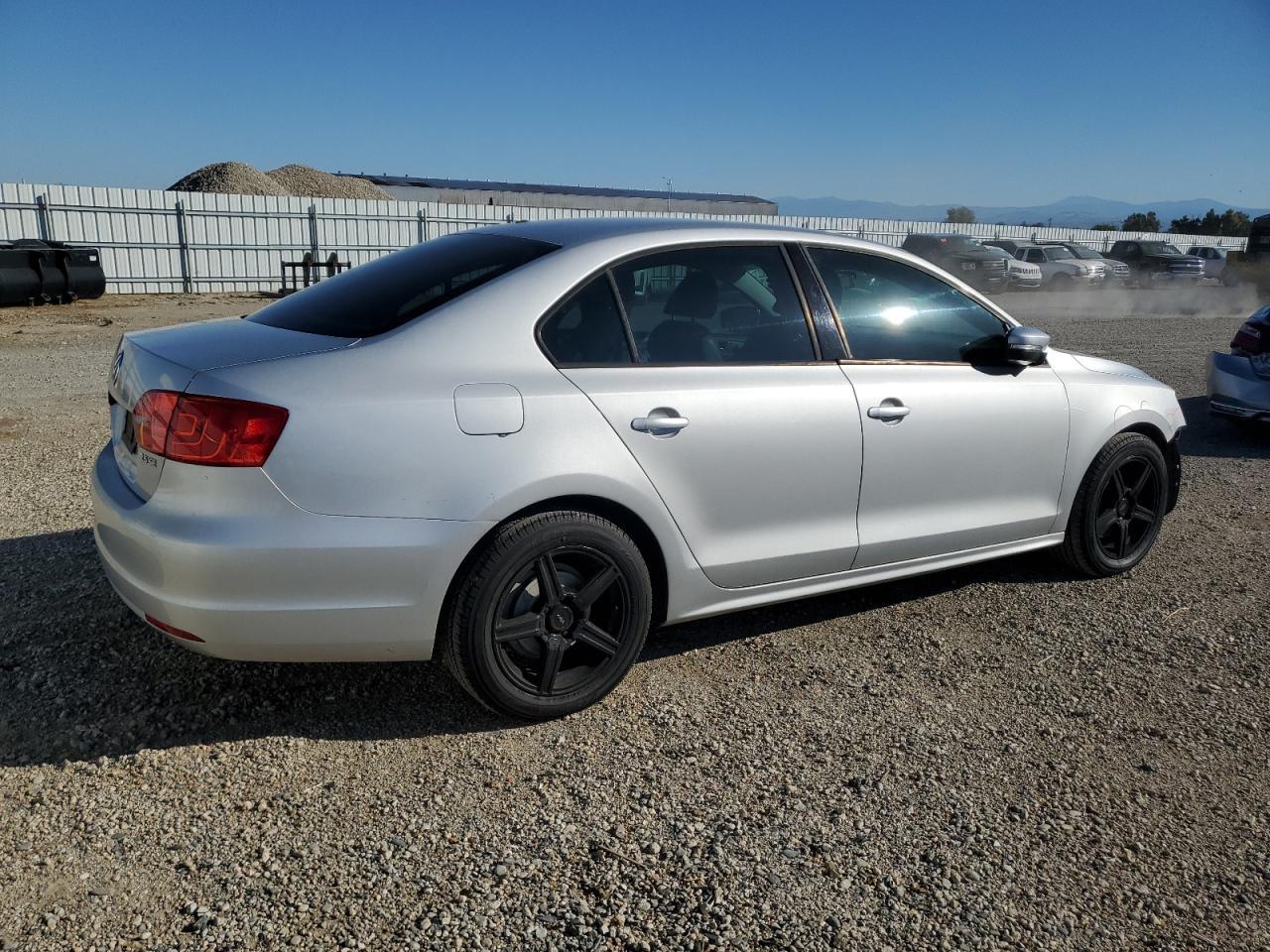 2011 Volkswagen Jetta Se - Фото 3