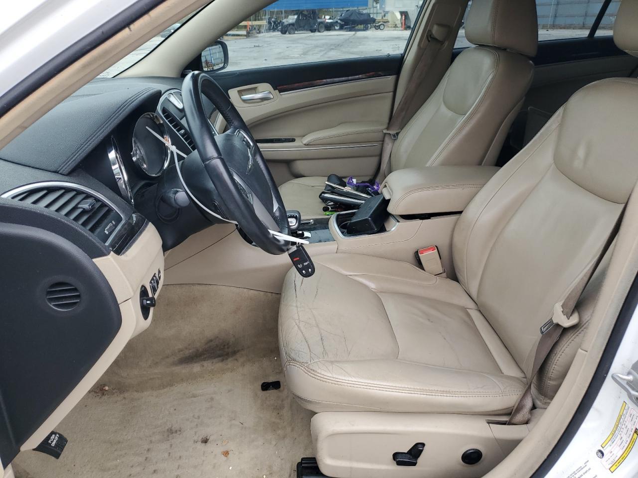 2012 Chrysler 300 Limited - Фото 7