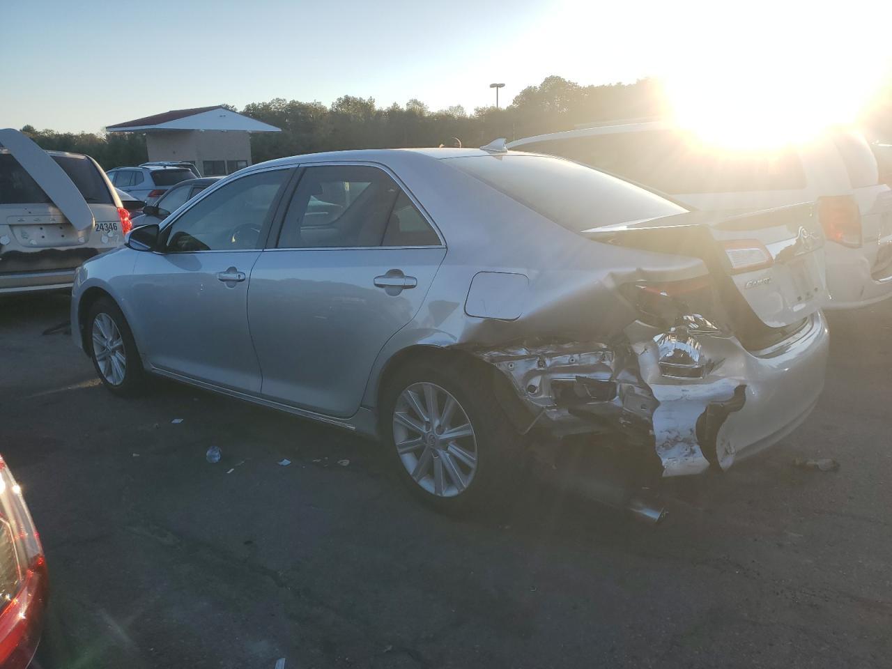 2012 Toyota Camry Xle V6 - Фото 2