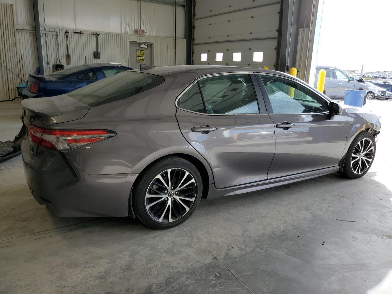 2018 Toyota Camry L - Image 3