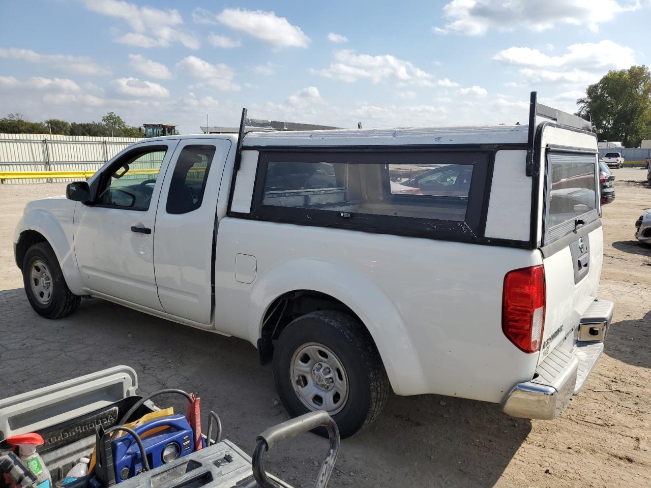 2015 Nissan Frontier S - Фото 2