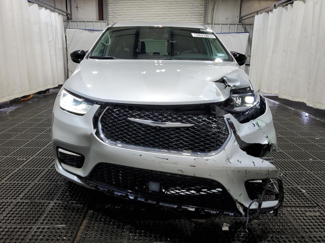 2024 Chrysler Pacifica Touring L - Image 5