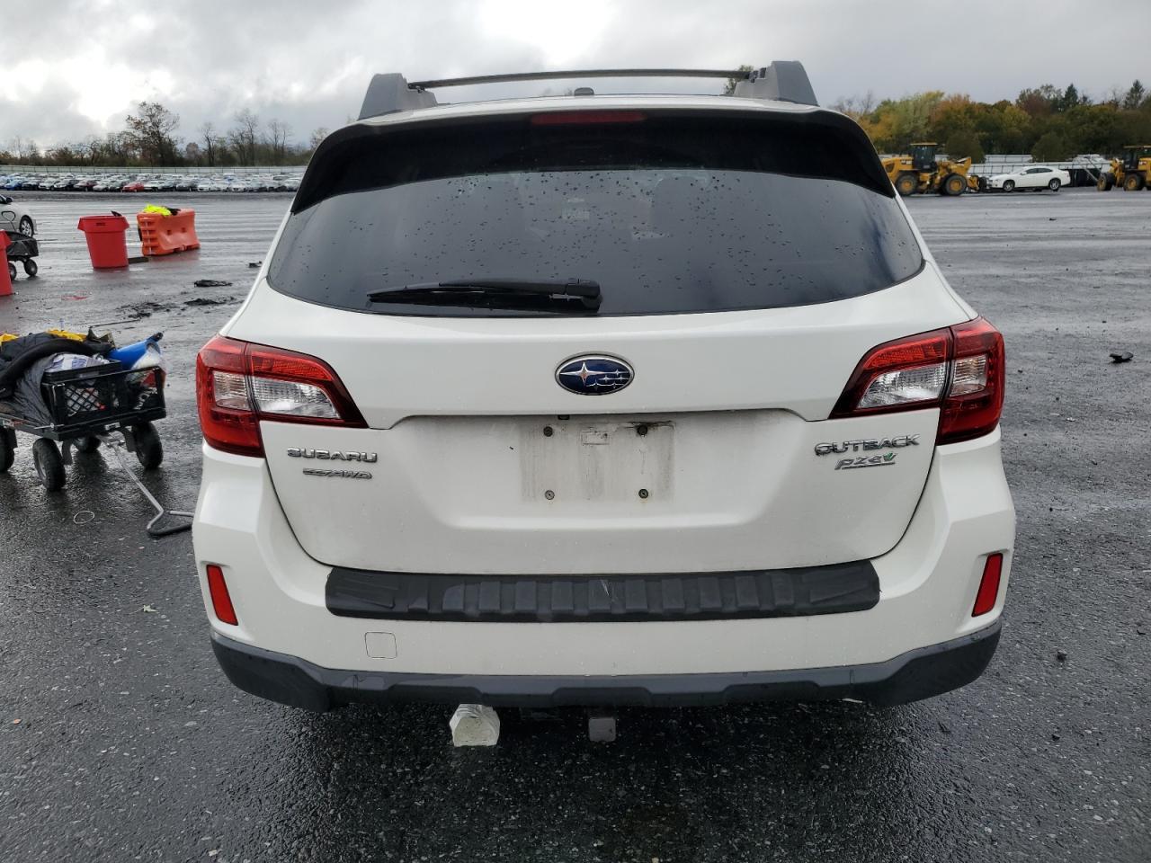 2015 Subaru Outback 2.5I Limited - Image 6