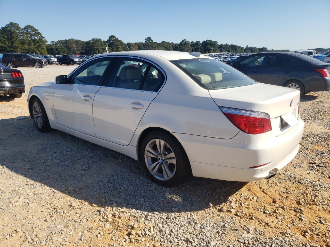 2010 BMW 528 I - Фото 2