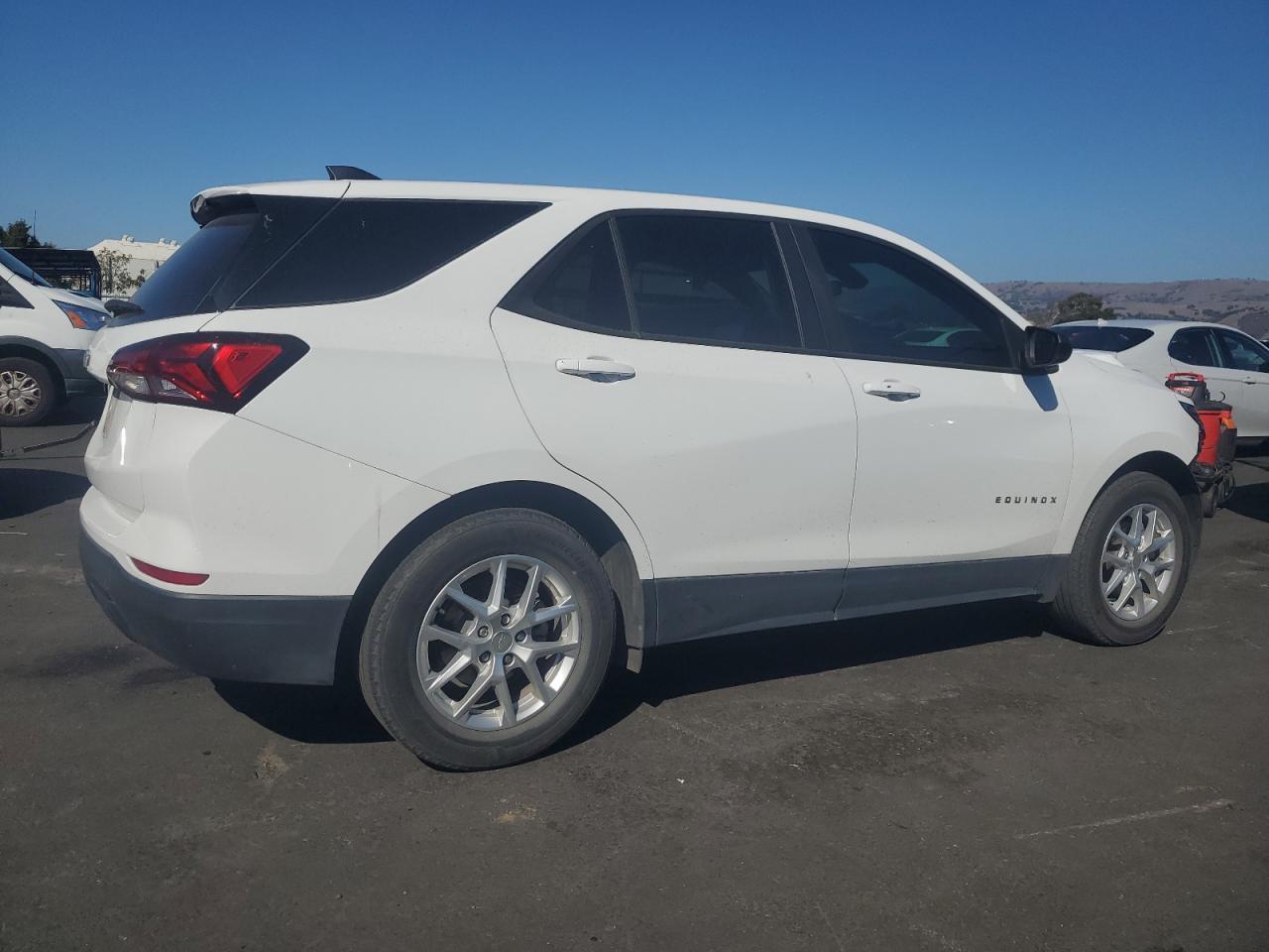 2022 Chevrolet Equinox Ls - Фото 3