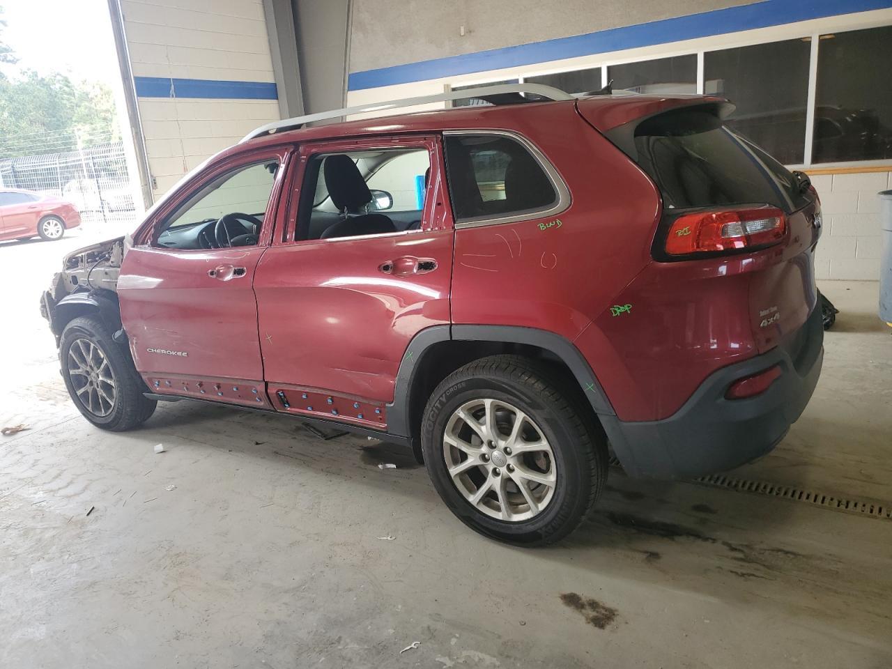 2015 Jeep Cherokee Latitude - Image 2