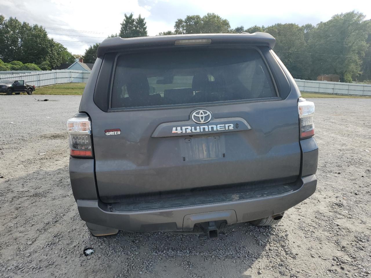 2023 Toyota 4Runner Se - Image 6