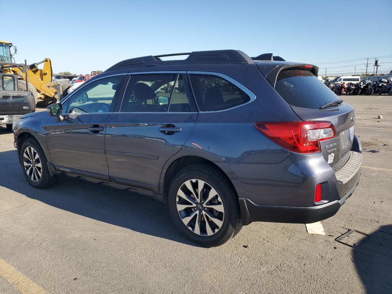 2016 Subaru Outback 3.6R Limited - Image 2