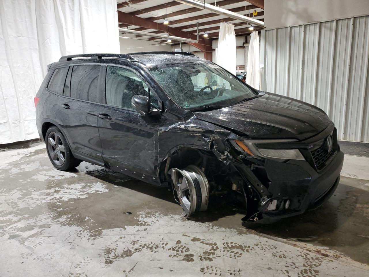 2019 Honda Passport Touring - Image 4