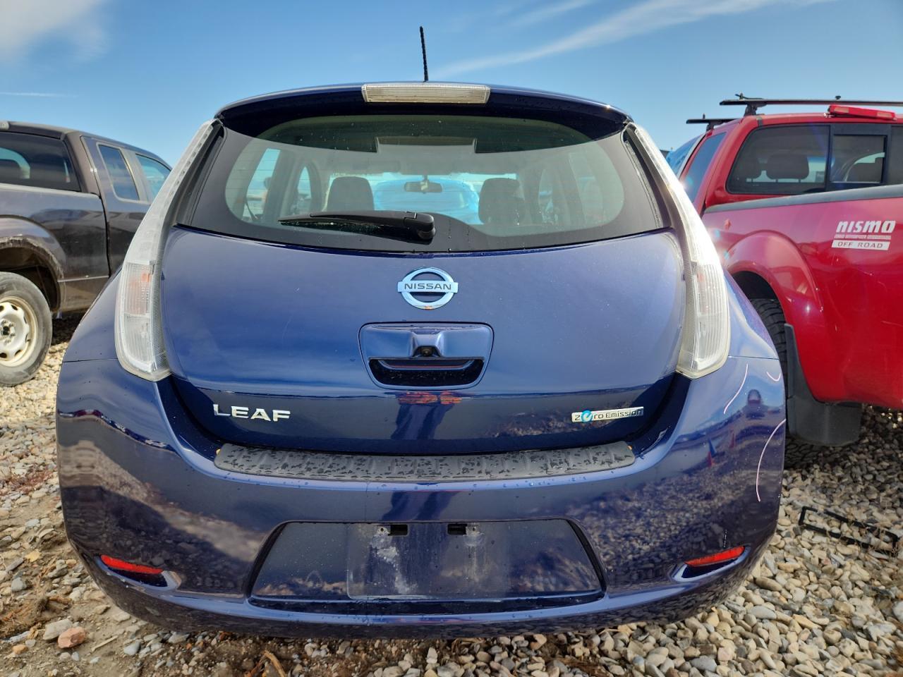2017 Nissan Leaf S - Image 6