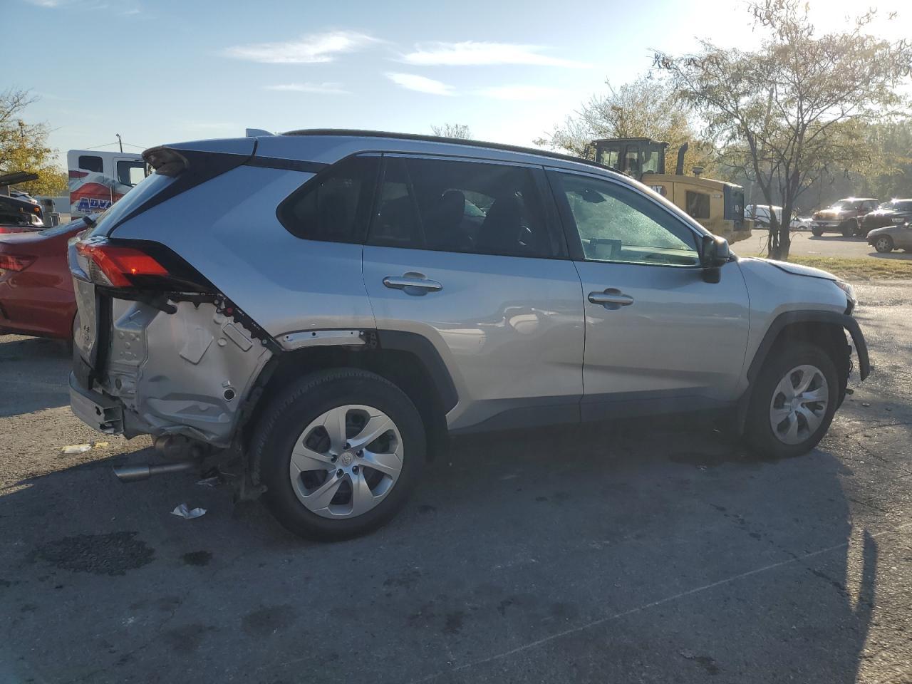 2021 Toyota Rav4 Le - Фото 3