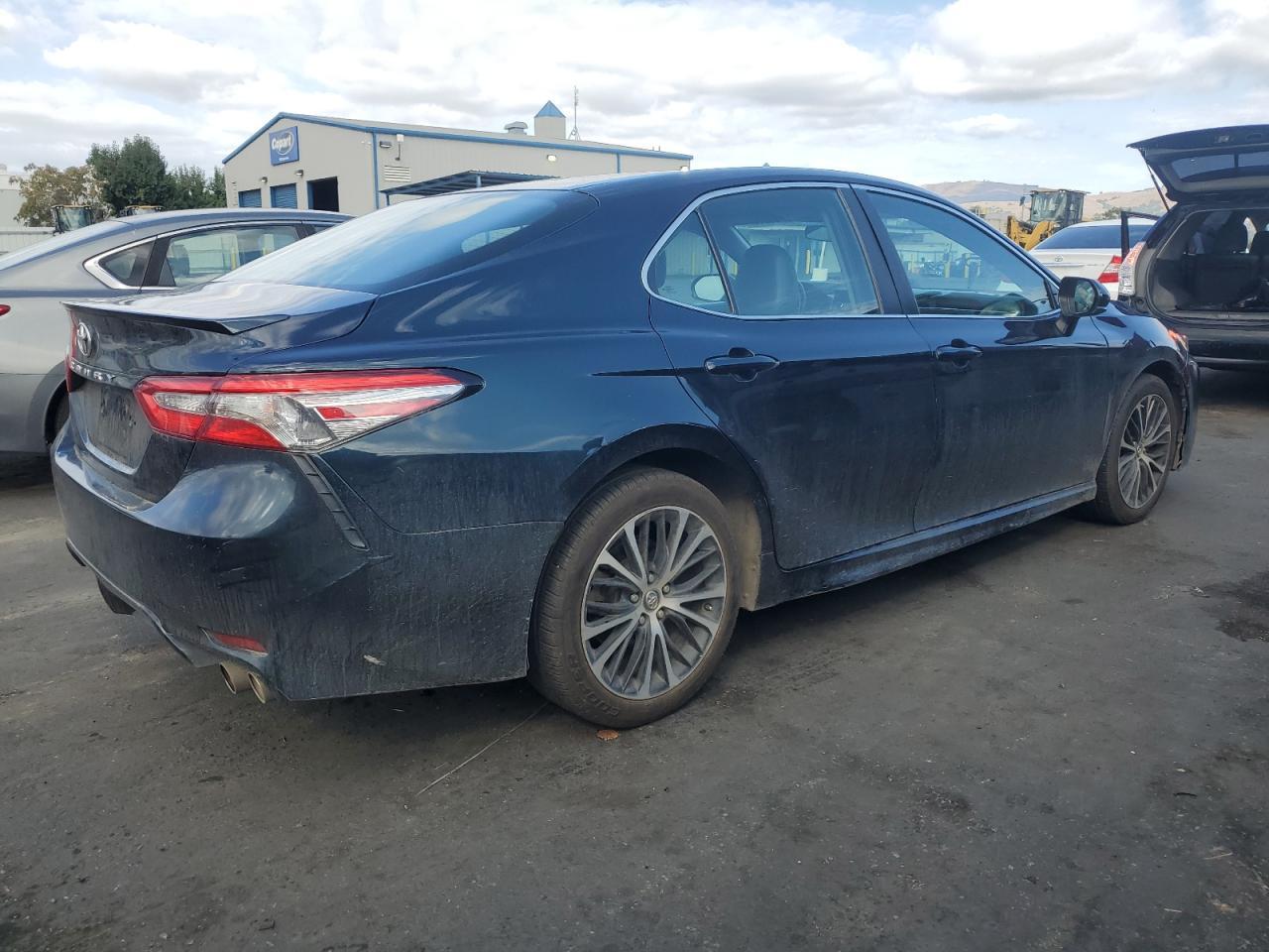 2018 Toyota Camry L - Image 3