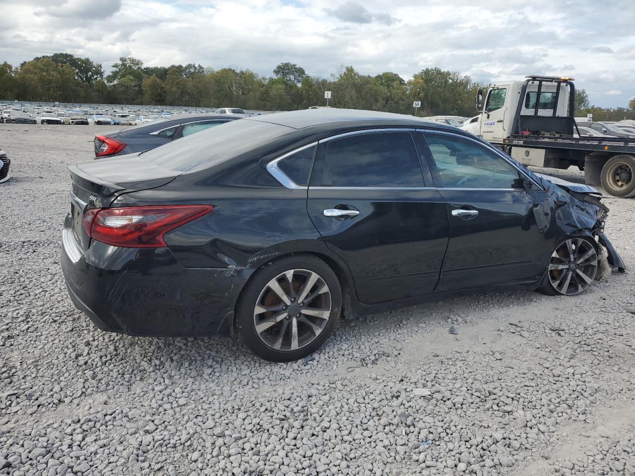 2017 Nissan Altima - Фото 3