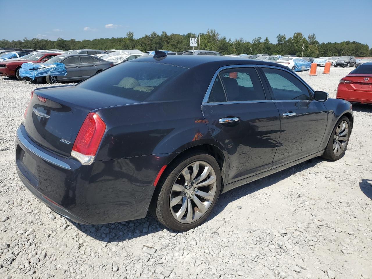 2018 Chrysler 300 Limited - Фото 3
