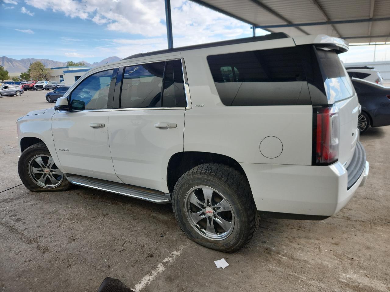 2015 GMC Yukon Slt - Фото 2