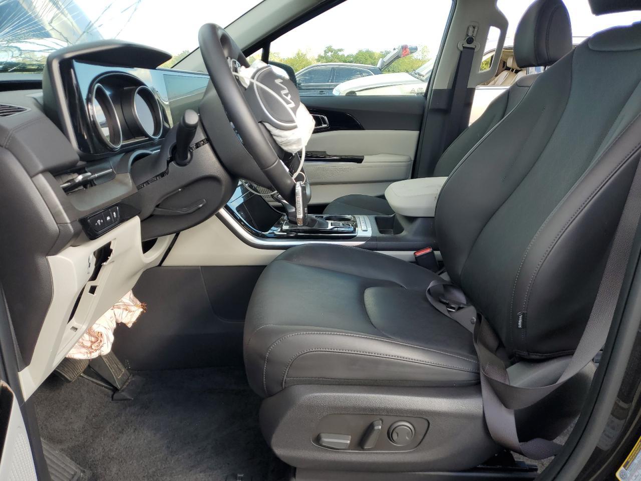 2024 Kia Carnival Ex - Image 7
