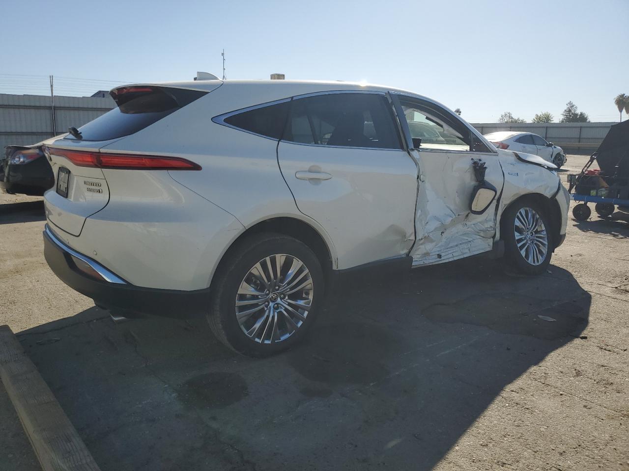 2021 Toyota Venza Le - Image 3